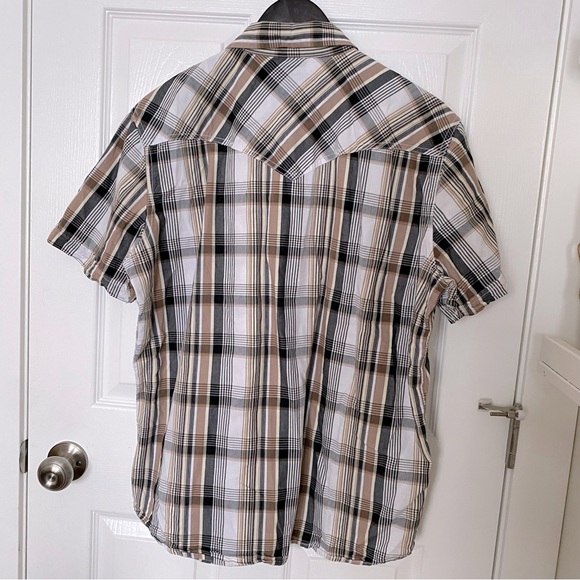 Signature Levi’s Shortsleeved plaid Button-up - Picture 2 of 11